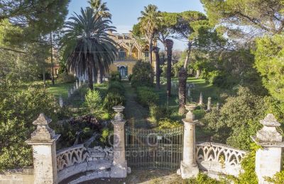 Historic Villa for sale Mesagne, Apulia:  Gate