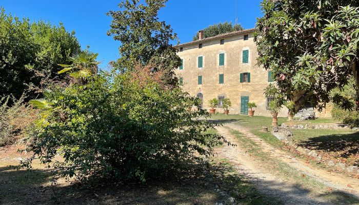 Historic Villa Siena 3