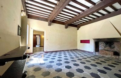 Historic Villa for sale Siena, Tuscany:  RIF 2937 Wohnbereich mit offenen Kamin