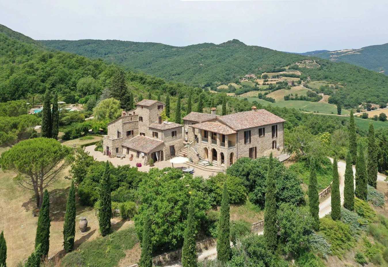 Photos Umbrian unique: Former military base transformed to a character home