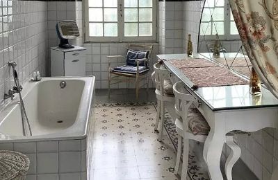 Castle for sale Cavallirio, Piemont, Bathroom