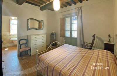 Country House for sale Cortona, Tuscany:  RIF 3085 Schlafzimmer 3 mit Blick in BZ