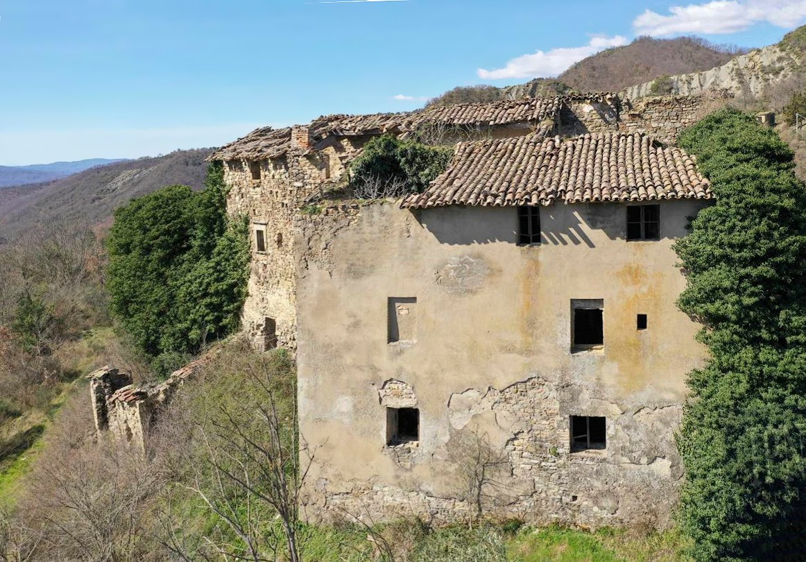 Photos Part of a former fortress in northern Umbria