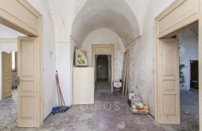 Manor House for sale Oria, Apulia, Entrance