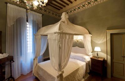 Medieval Castle for sale 06053 Deruta, Umbria:  Bedroom