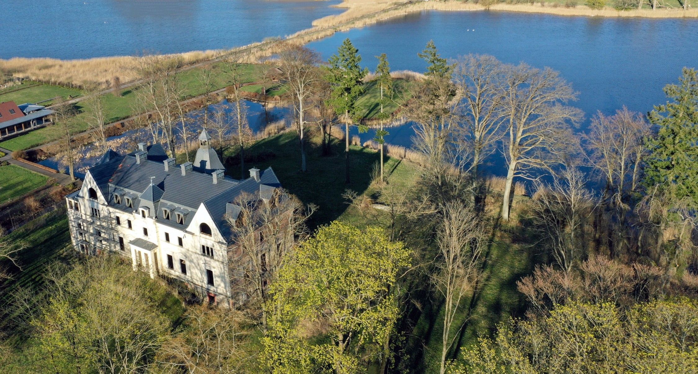 Photos Country Estate by the lake in West Pomerania, 217 ha of land optional