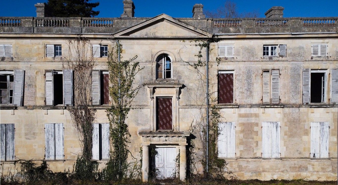 Photos Old abbey with castle in the south of France