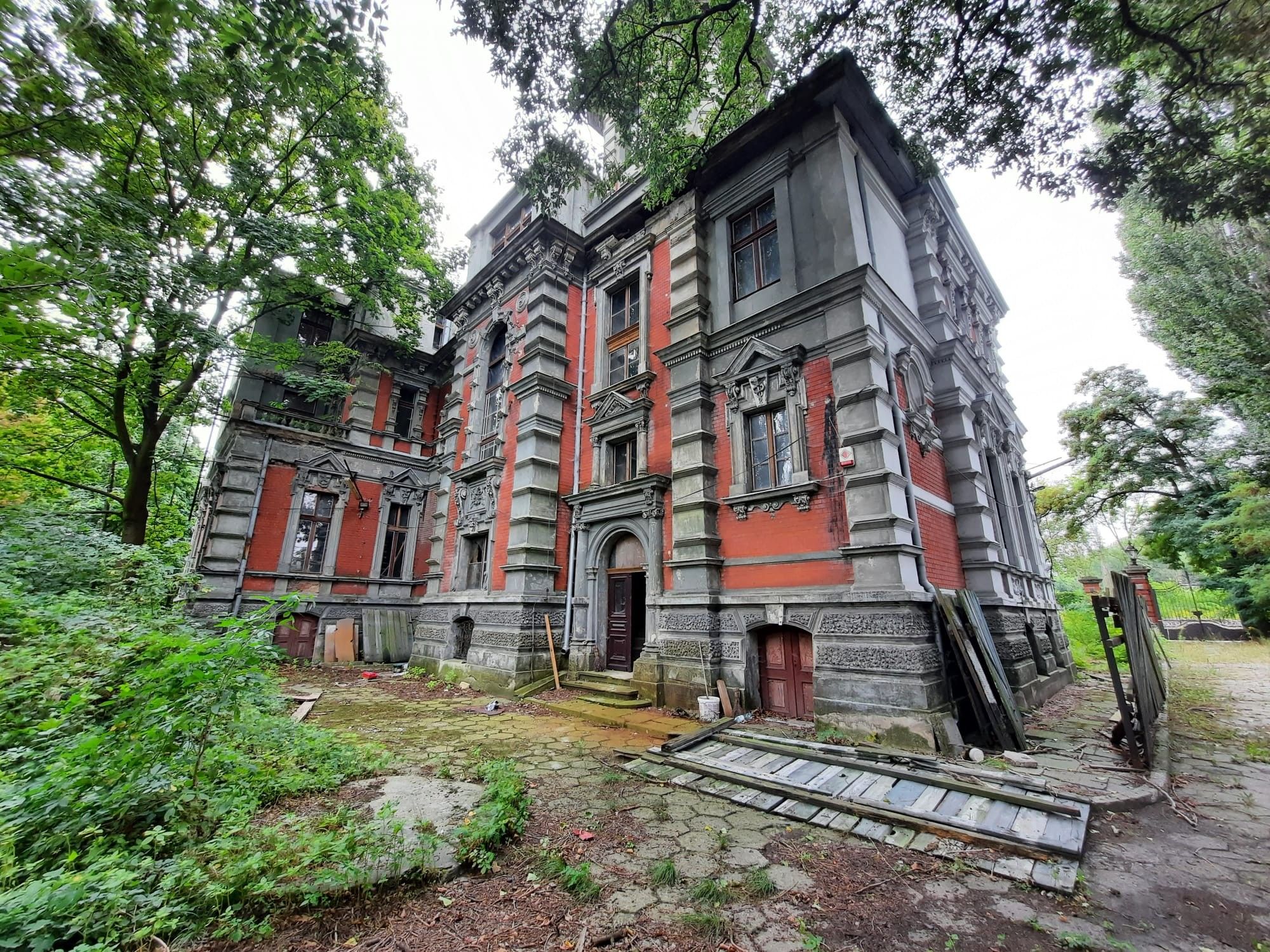 Photos Magnificent neo-Renaissance villa in Tomaszów Mazowiecki