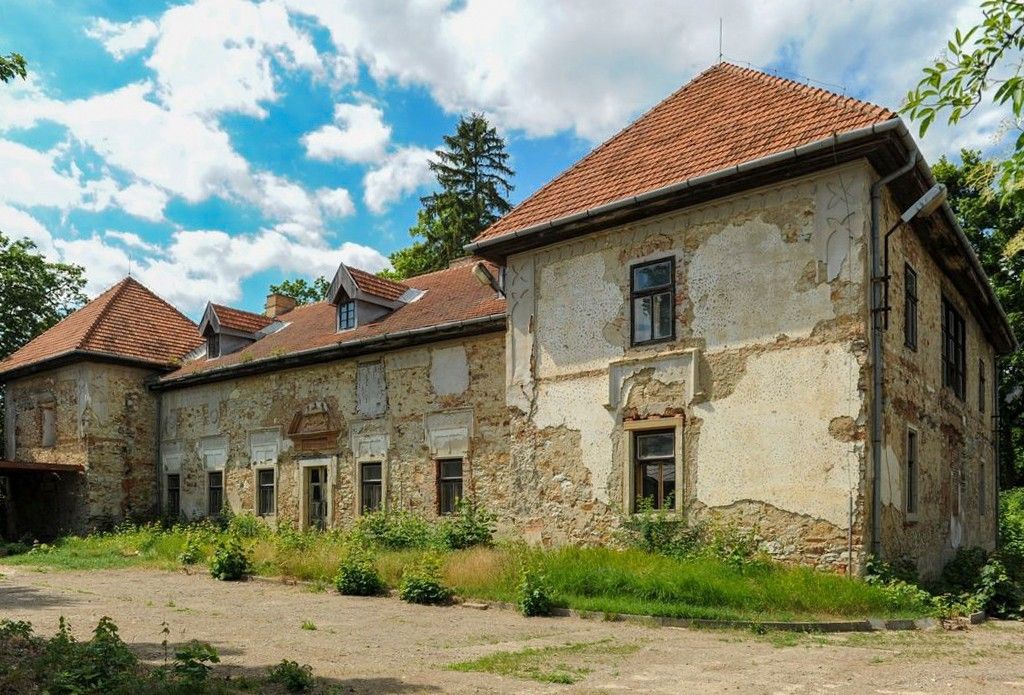 Billeder Renæssanceherregård med park i det østlige Slovakiet