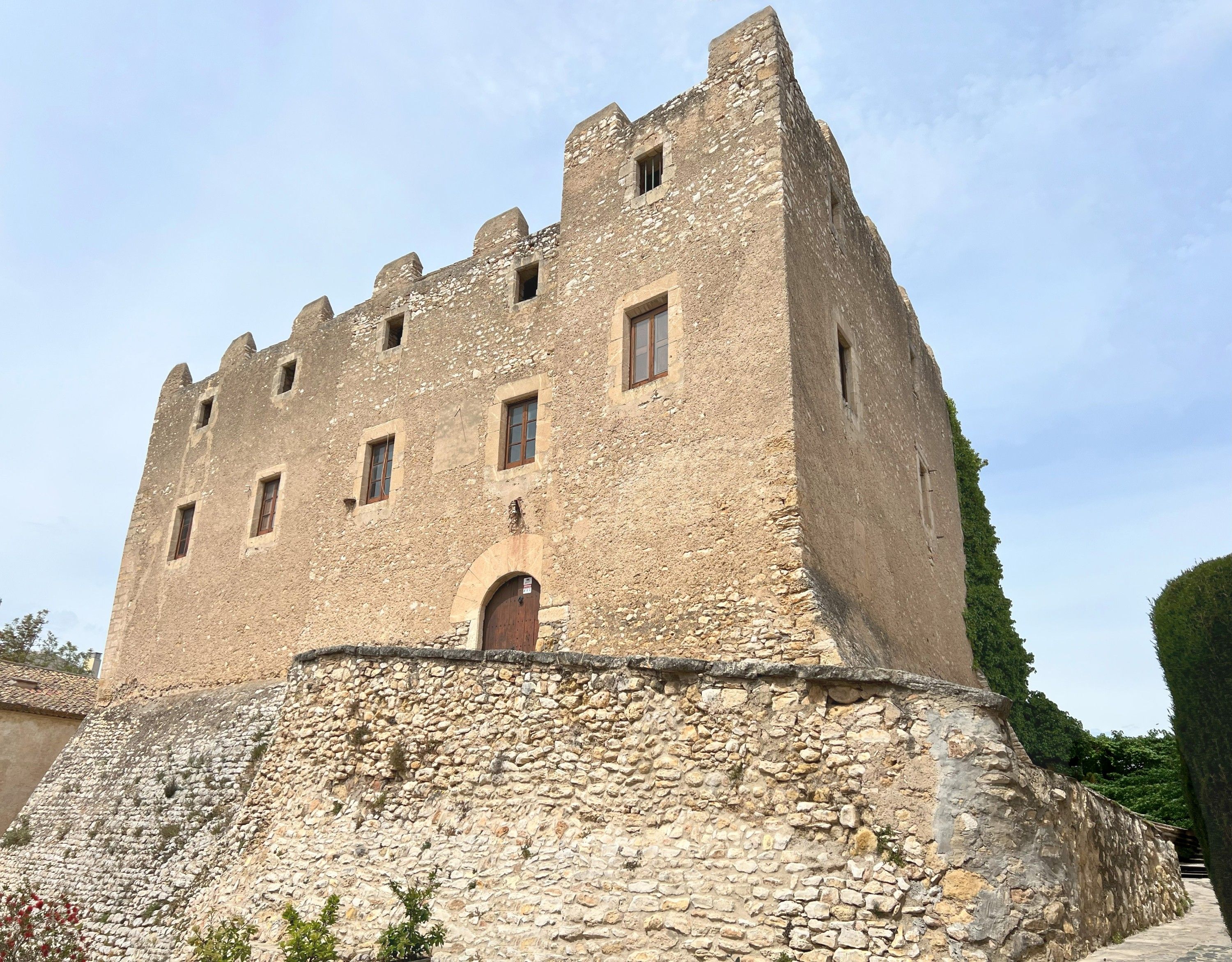 Medieval castle with sea views south of Barcelona, Medieval Castle for sale