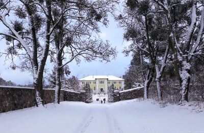 Character Properties, Country Palace at the lake in Masuria near Olsztyn