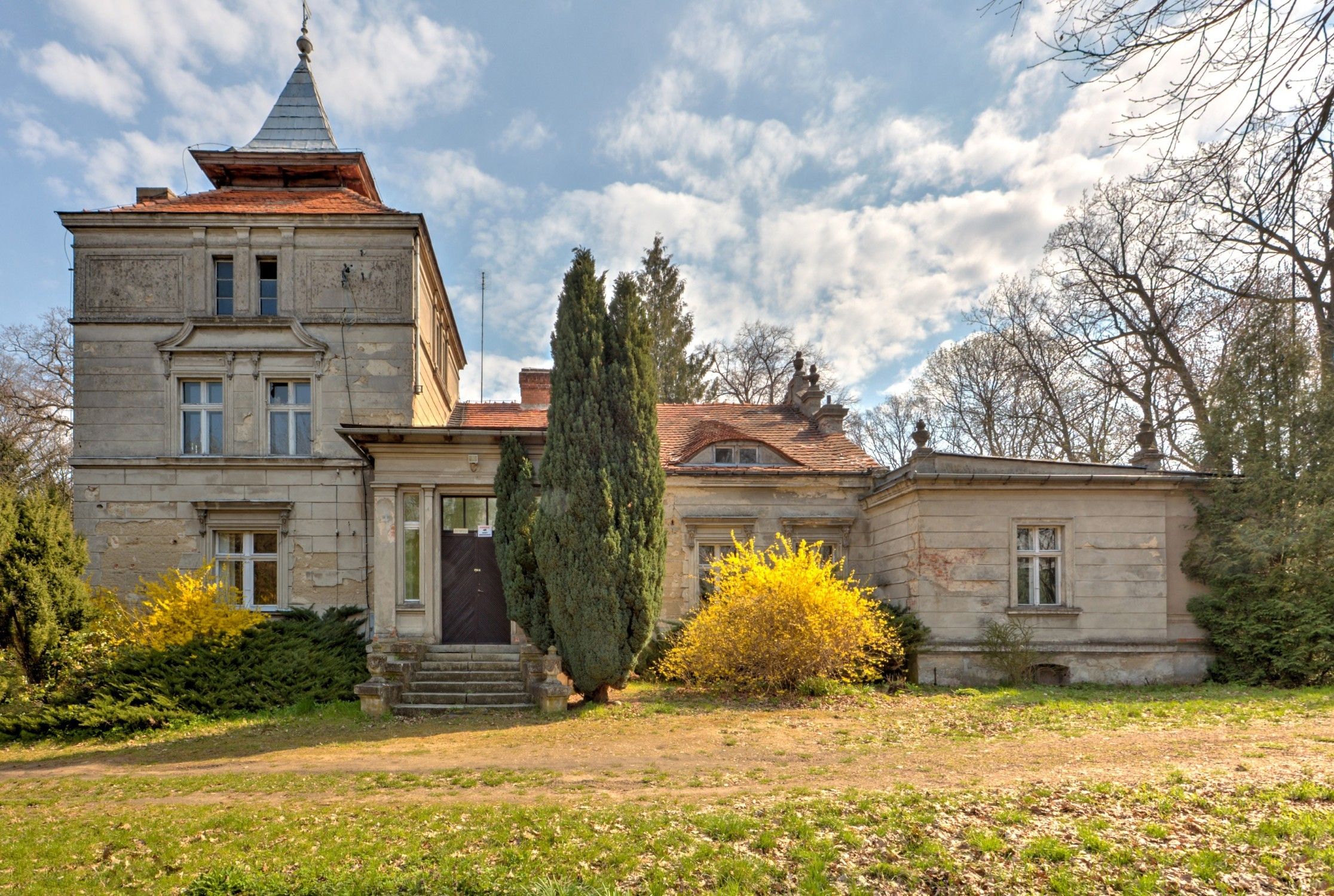 Photos Cute country manor for renovation in Greater Poland