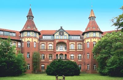 Character Properties, Large castle and former hospital near Cottbus - Retirement home investment