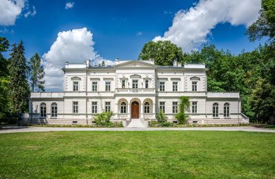 Ejendomme, Eksklusivt palads med park nær Warszawa