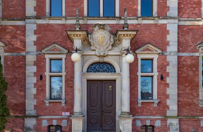 Castle for sale Leźno, Pałac w Leźnie 45, Pomeranian Voivodeship, Entrance