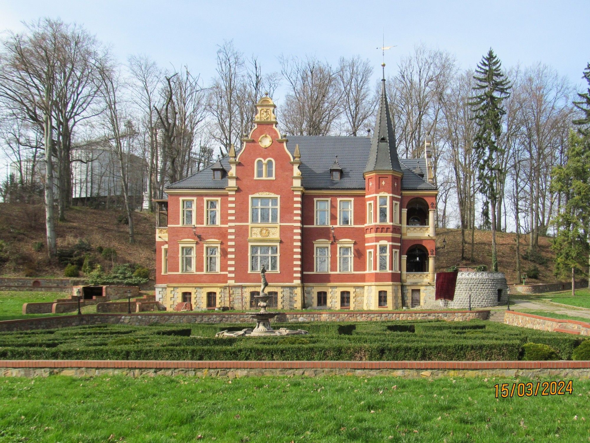 Photos Old Mansion in Poland: Pałacyk w Ziębicach