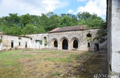 Kloster købe Foix, Occitanie, Indre gårdhave