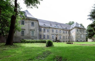 Character Properties, Castle of the noble Gersdorf family in Lower Silesia