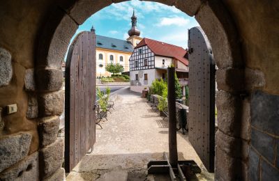 Medieval Castle for sale Karlovarský kraj, Entrance