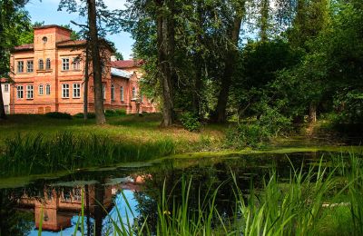 Ejendomme, Smuk herregård i det nordlige Letland