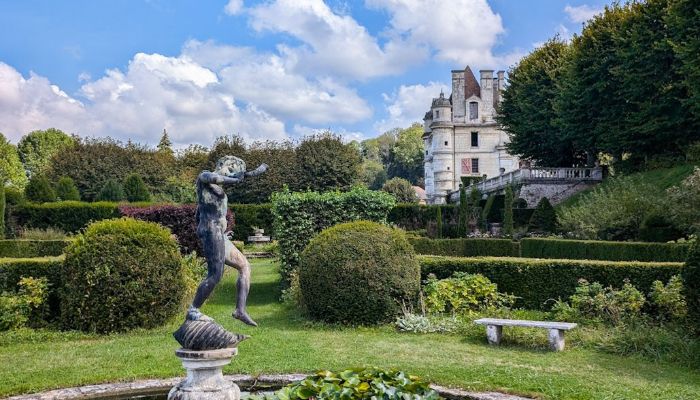 Castle Magny-en-Vexin 5