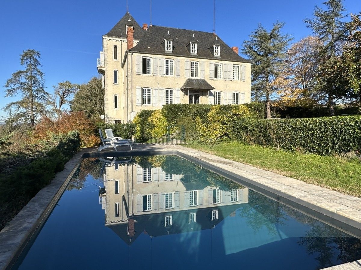 Photos Renovated château with views of the Pyrenees