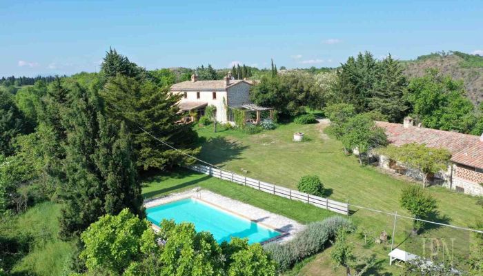 Historic property Gubbio 2