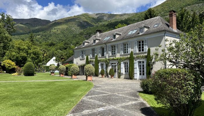 Manor House Lourdes, Occitania