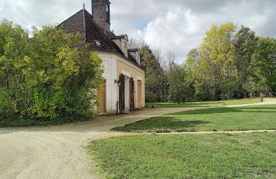 Castle for sale Bourgogne-Franche-Comté, Outbuilding