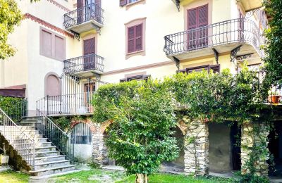 Character Properties, Spacious apartment in historic villa on Lake Maggiore