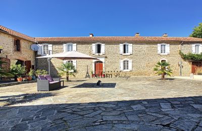 Manor House for sale Tarbes, Occitania, Courtyard