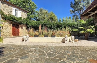 Manor House for sale Tarbes, Occitania, Courtyard