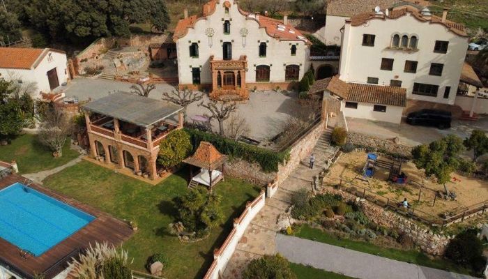 Historic Villa Castellar del Vallès 3