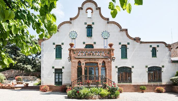 Historic Villa Castellar del Vallès 1