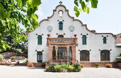 Historic Villa for sale Castellar del Vallès, Catalonia, Photo 1/42