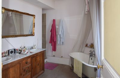 Medieval Castle for sale Montpellier, Occitania, Bathroom