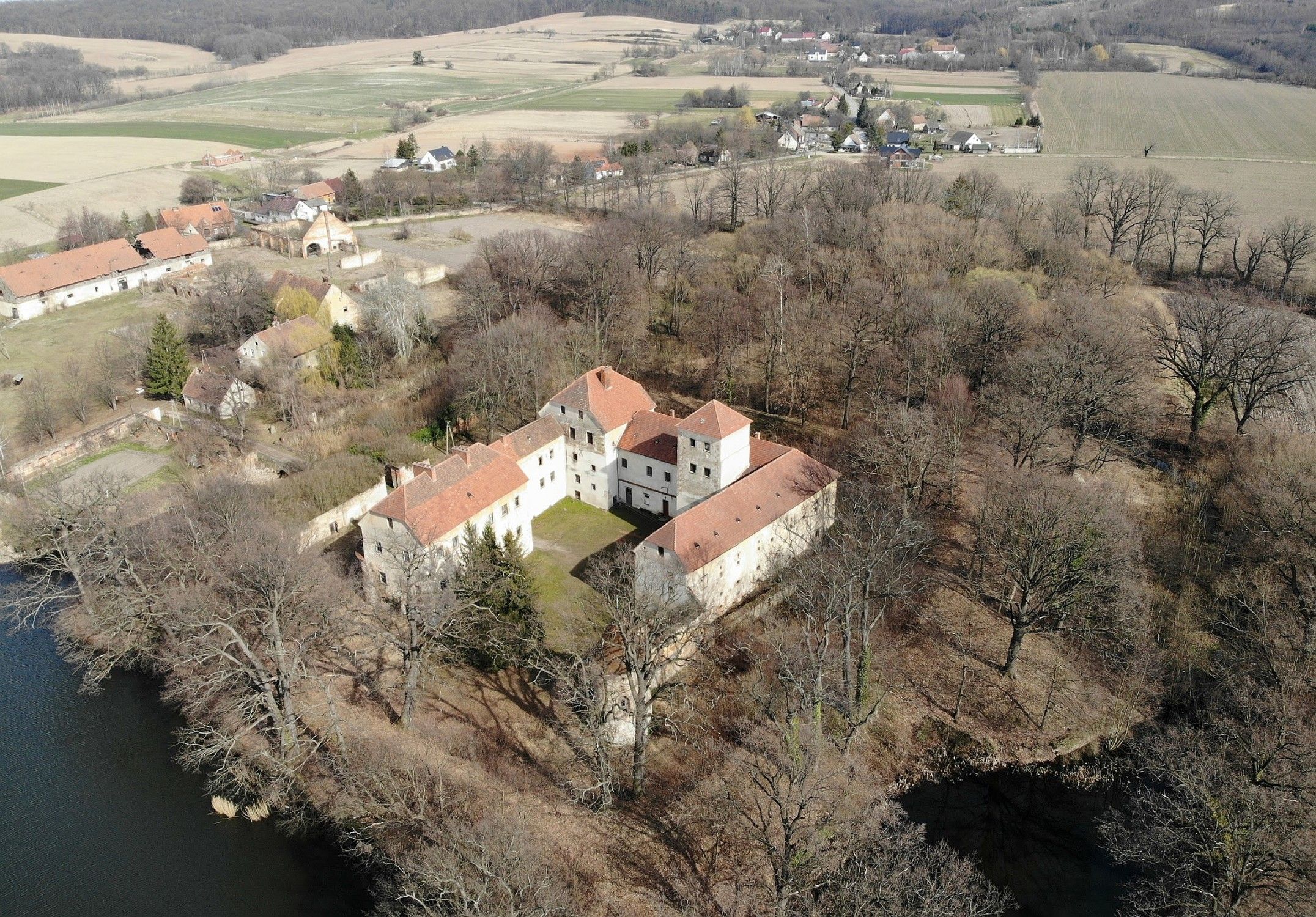 Photos Moated Castle Witostowice