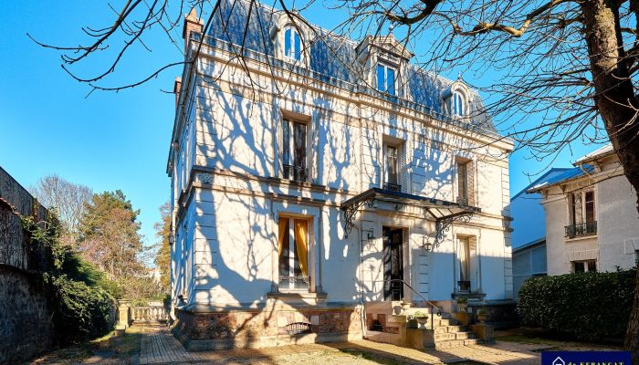 Historic Villa for sale Bourg-la-Reine, Ile-de-France,  France