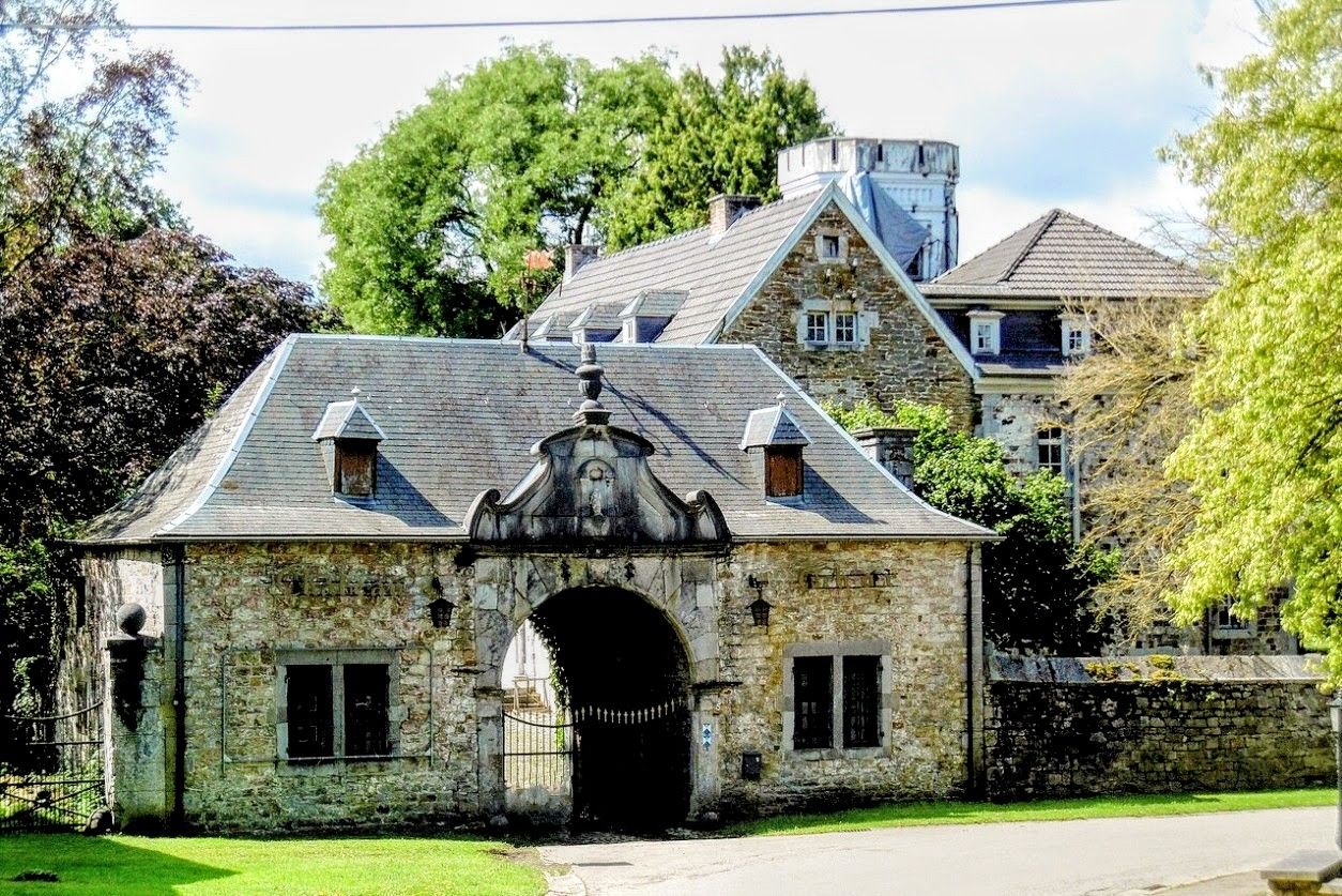 Photos Castle in the Belgium-Germany border region