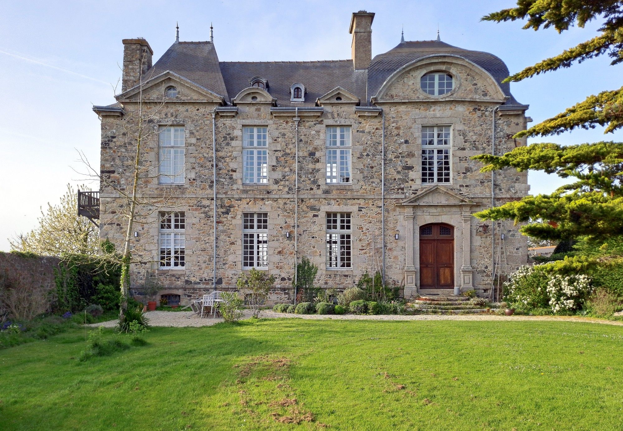 Photos Castle in Brittany with magical sea views