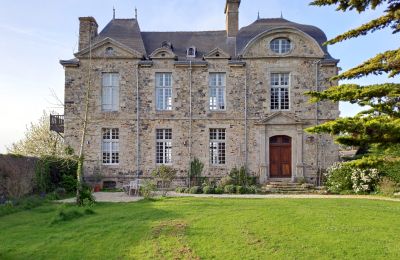 Castle for sale Lamballe, Le Tertre Rogon, Brittany, Front view