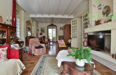 Historic Villa for sale Bussac-sur-Charente, New Aquitaine, Photo 3/33