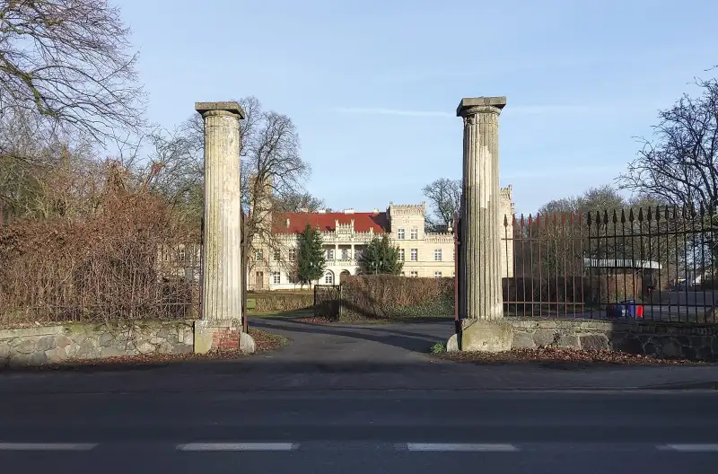 Castle for sale Gościeszyn, Greater Poland Voivodeship,  Poland, 2