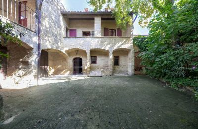 Historic property for sale Uzès, Occitania, Courtyard