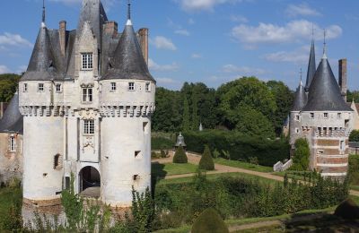 Character Properties, Monumental castle ensemble near Chartres - 101 acres