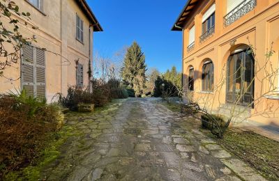 Historic Villa for sale Castelletto Sopra Ticino, Piemont, Photo 1/24