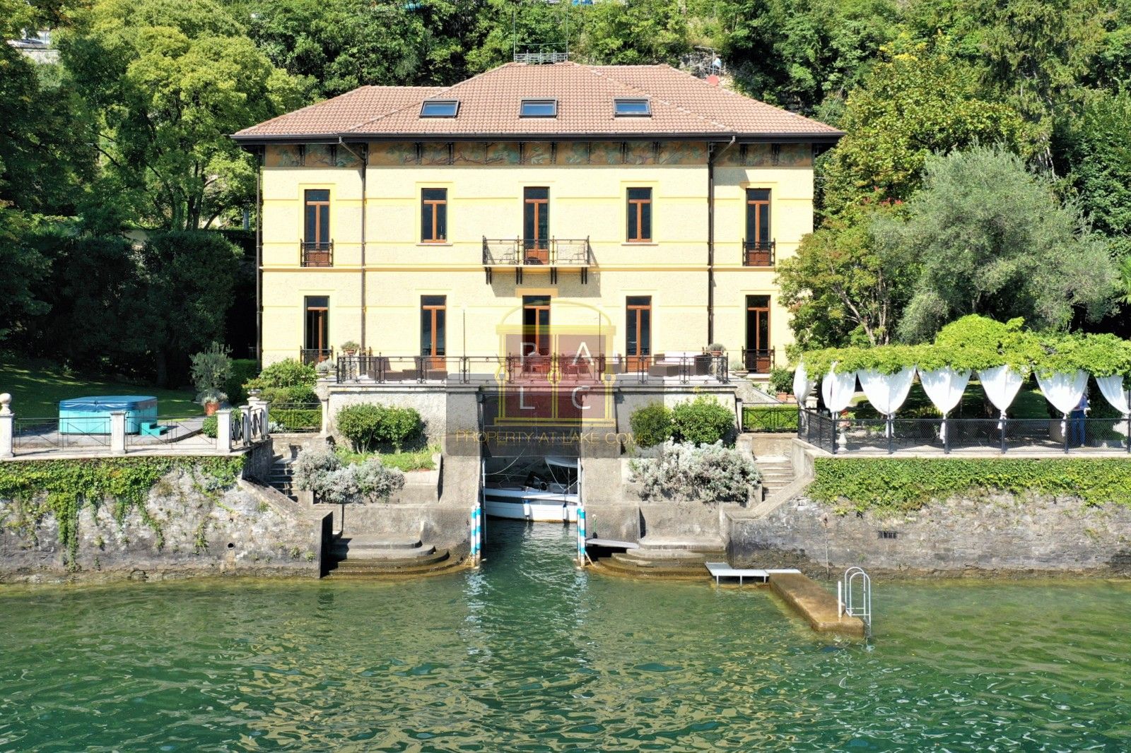 Photos Prestigious home on the shores of Lake Como in Moltrasio