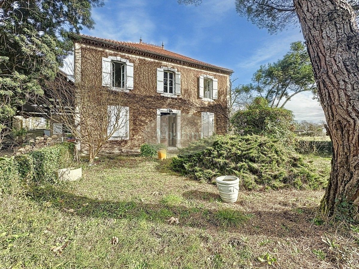 Photos Historic "Maison Bourgeoise" with Spacious Grounds near Maubourguet