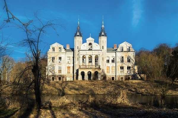 Historic estates, 30 years of commitment to manor houses