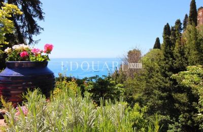 Character Properties, Villa in very good condition with great terrace, nice garden and pleasant sea view